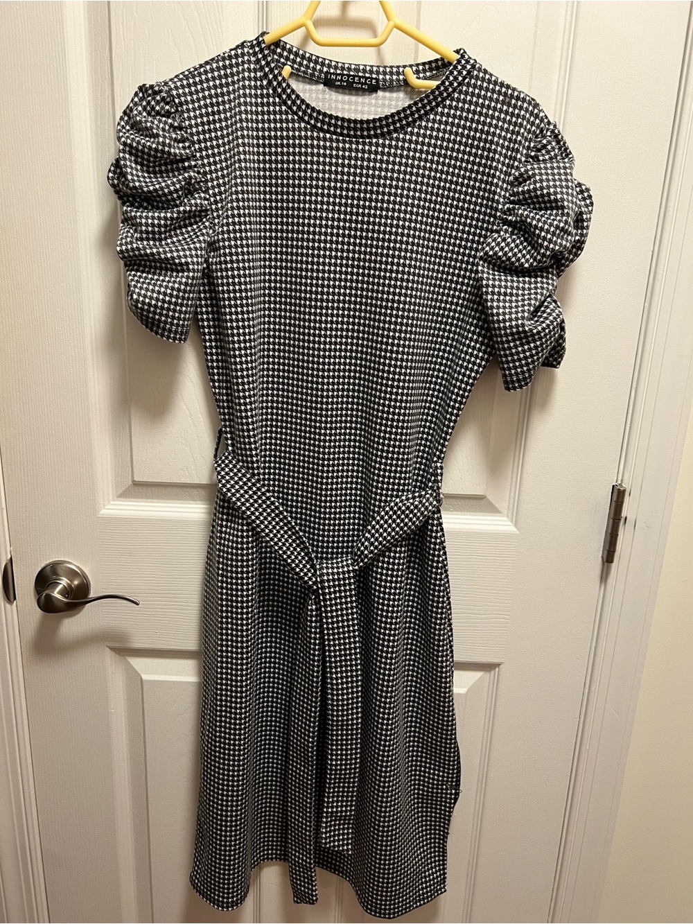 Classic Black & White Houndstooth Puff-Sleeve Dress